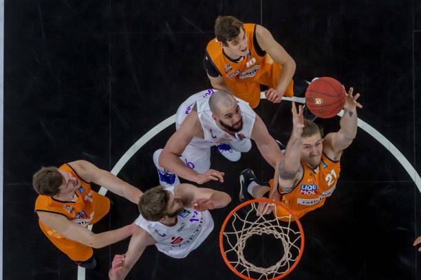 轰出20脚 轰出20脚