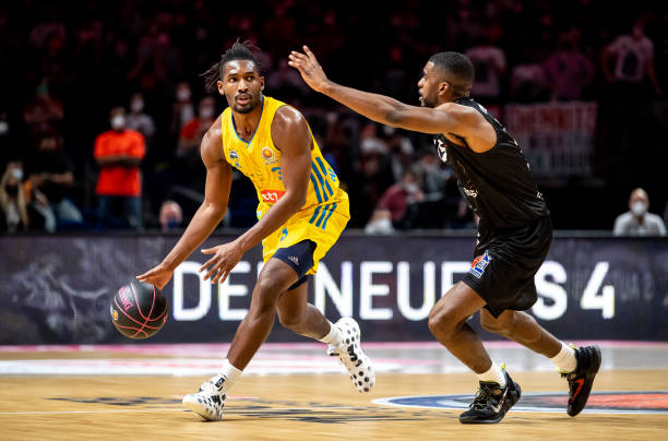 赛中取得更 赛中取得更