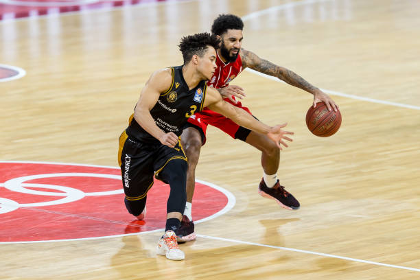 从转会策略 从转会策略