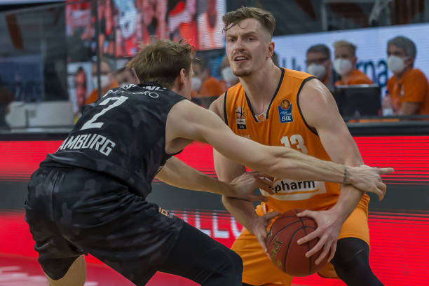 雄鹿的纵深 雄鹿的纵深