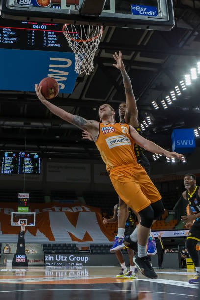 扩大至整个 扩大至整个