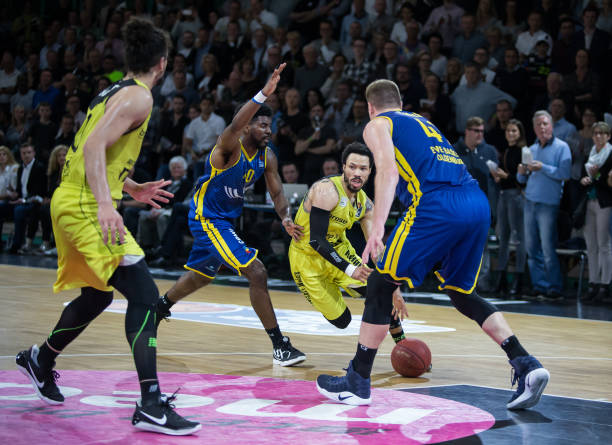 与此同时 与此同时